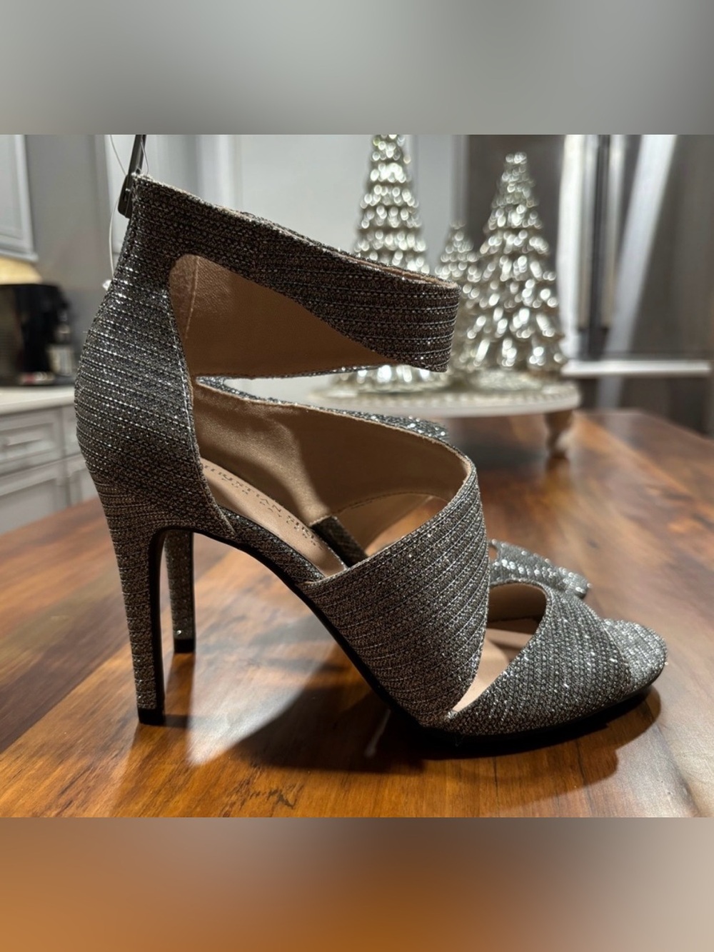 Christian Siriano Strappy Silver Lilly Baddie Pump Stilleto Heels 8